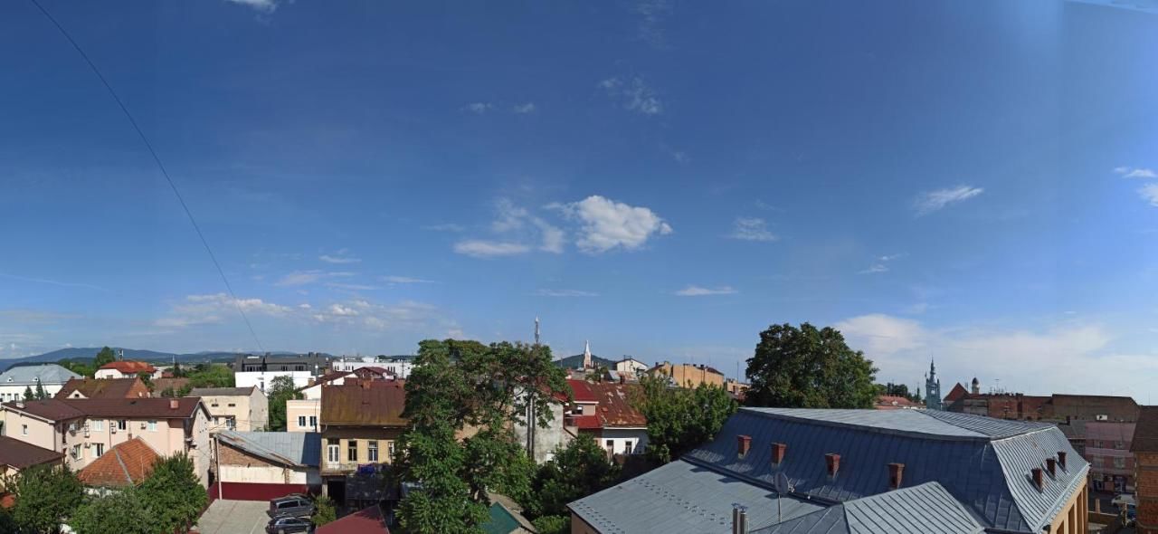 Апартаменты Elite Lux Apartment with balcony Мукачево-8